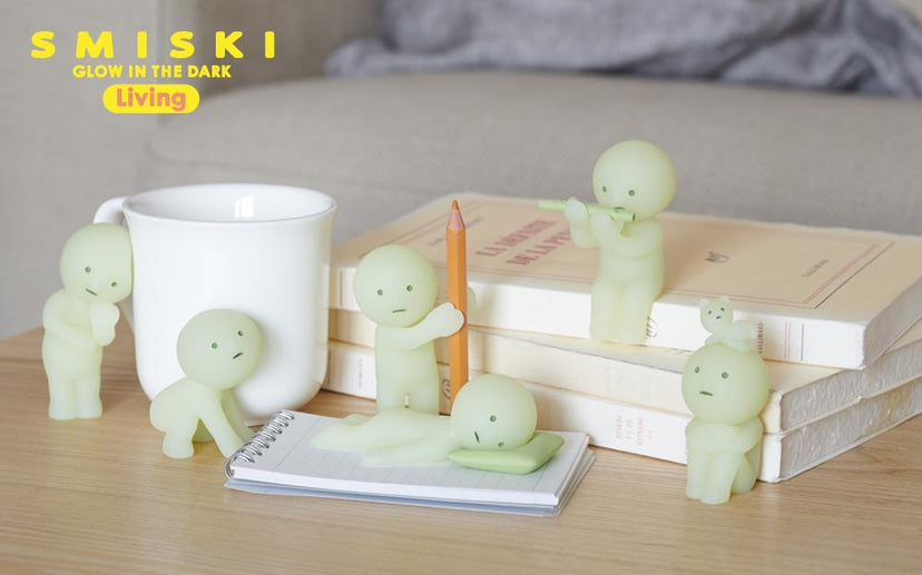 SMISKI Living Series - Desk Display